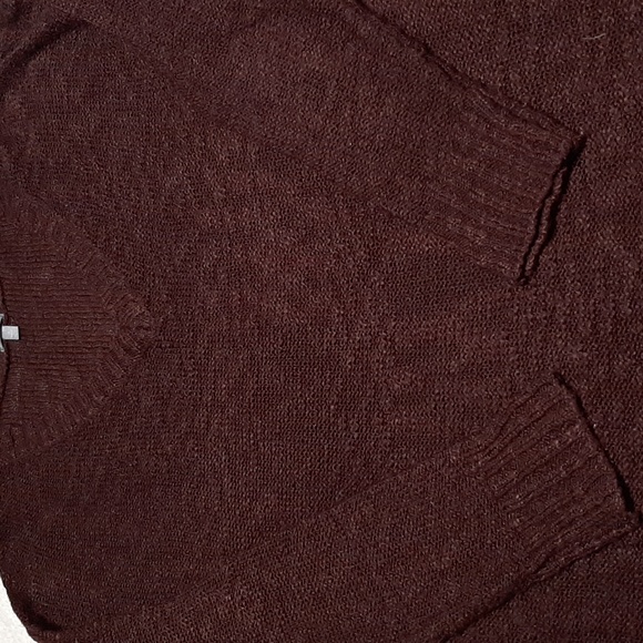Charlotte Russe Sweaters - Charlotte Russe v neck sweater